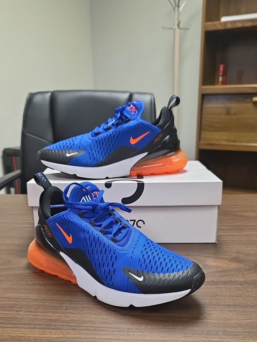 Nike Air Max 270 (2018) Racer Blue Crimson Orange AH8050-401 Men's 9 Rare